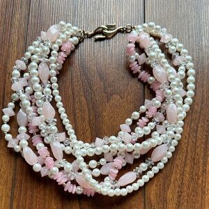 🟣🟣Vintage Elegant Pink and White Beaded Necklace🟣🟣